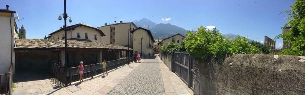 Al Teatro Romano - Cir 0343 Aosta Kültér fotó